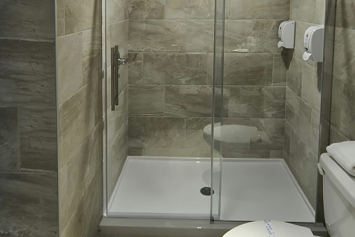 Chambre_superieure_1lit_queen_divan-lit_double_05