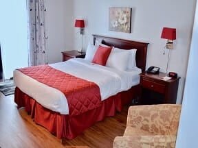 Chambre CONFORT, 1 lit Queen, accessible aux personnes à mobilité réduite