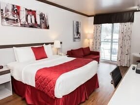 Chambre CONFORT, 1 lit Queen avec porte patio