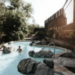 Une femme profitant d'un spa